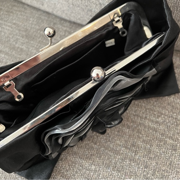 Black & Silver clutch - perfect event purse - Picture 3 of 3